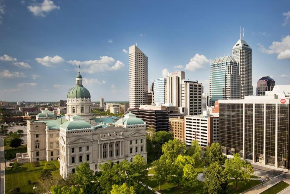 Free Parking! Downtown King Suite Lucas Oil- Conv Center Skywalk#1 Indianapolis Exterior photo
