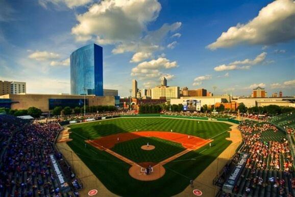 Free Parking! Downtown King Suite Lucas Oil- Conv Center Skywalk#1 Indianapolis Exterior photo